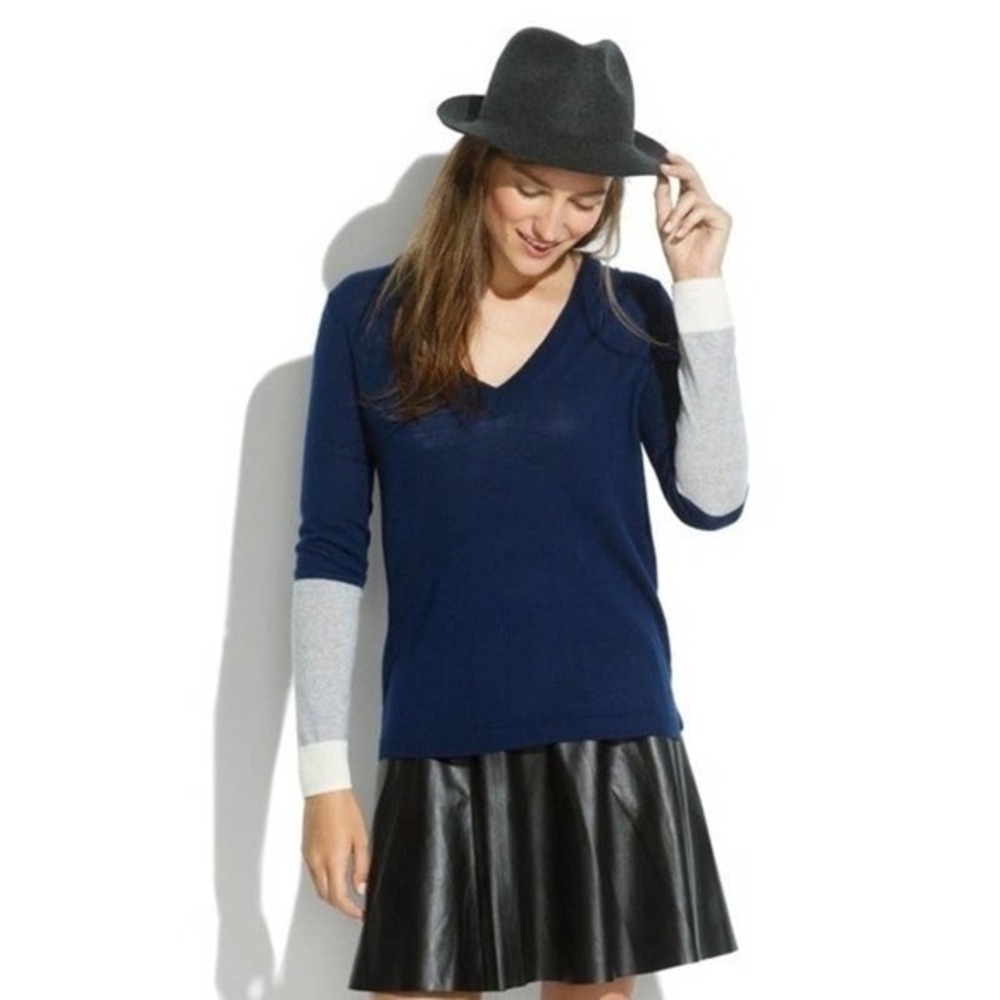Madewell First Draft Color Block  100% Wool Sweater navy blue flaws size medium